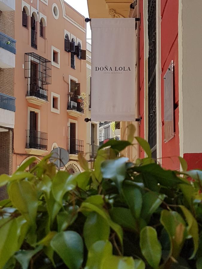 Hotel Y Apartamentos Dona Lola Sevilla Dış mekan fotoğraf